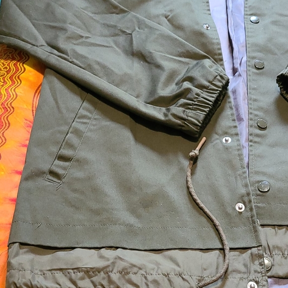 Men's Water Resistant Jacket - Picture 2 of 6